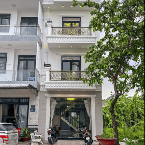 Bán Nhà 1 Trệt 2 Lầu KDC Hồng Loan Đường D6, DT 5x16m, 4PN, 4WC, Giá 4,85 Tỷ