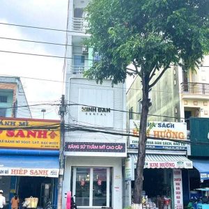 Bán nhà 1 trệt 3 lầu mặt tiền đường 3/2 Cần Thơ, diện tích 4x22m